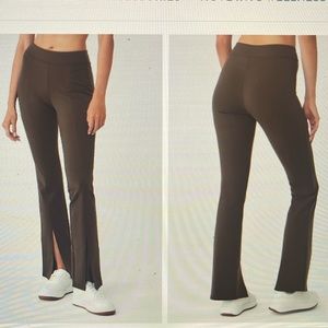 Alo- Airbrush High-Waist Flutter Legging